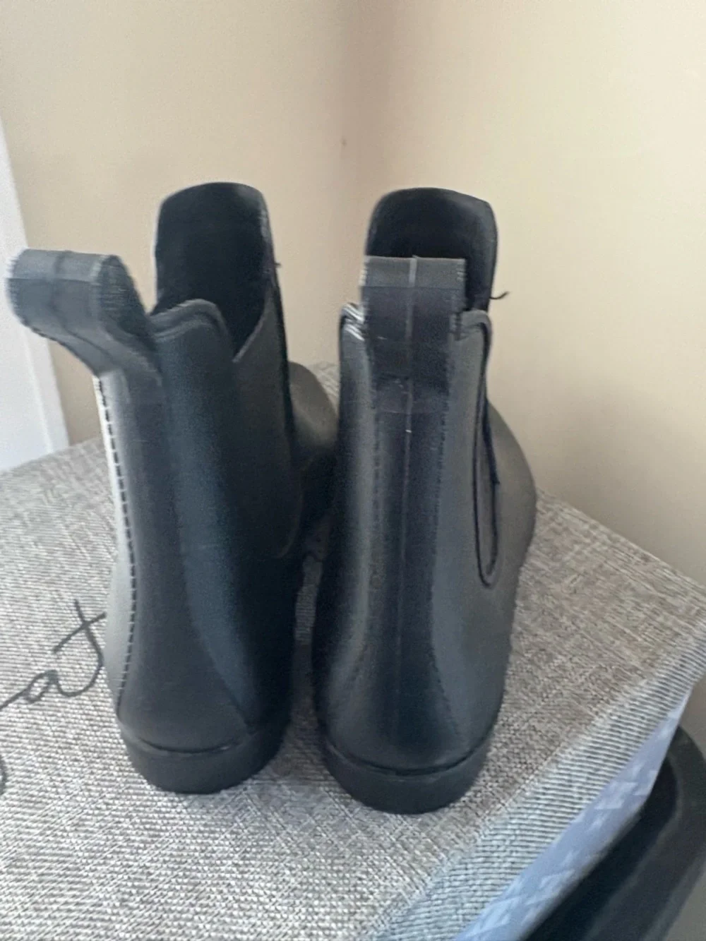 Women’s Black  Chelsea Rain Boots - Slip-On Size 9